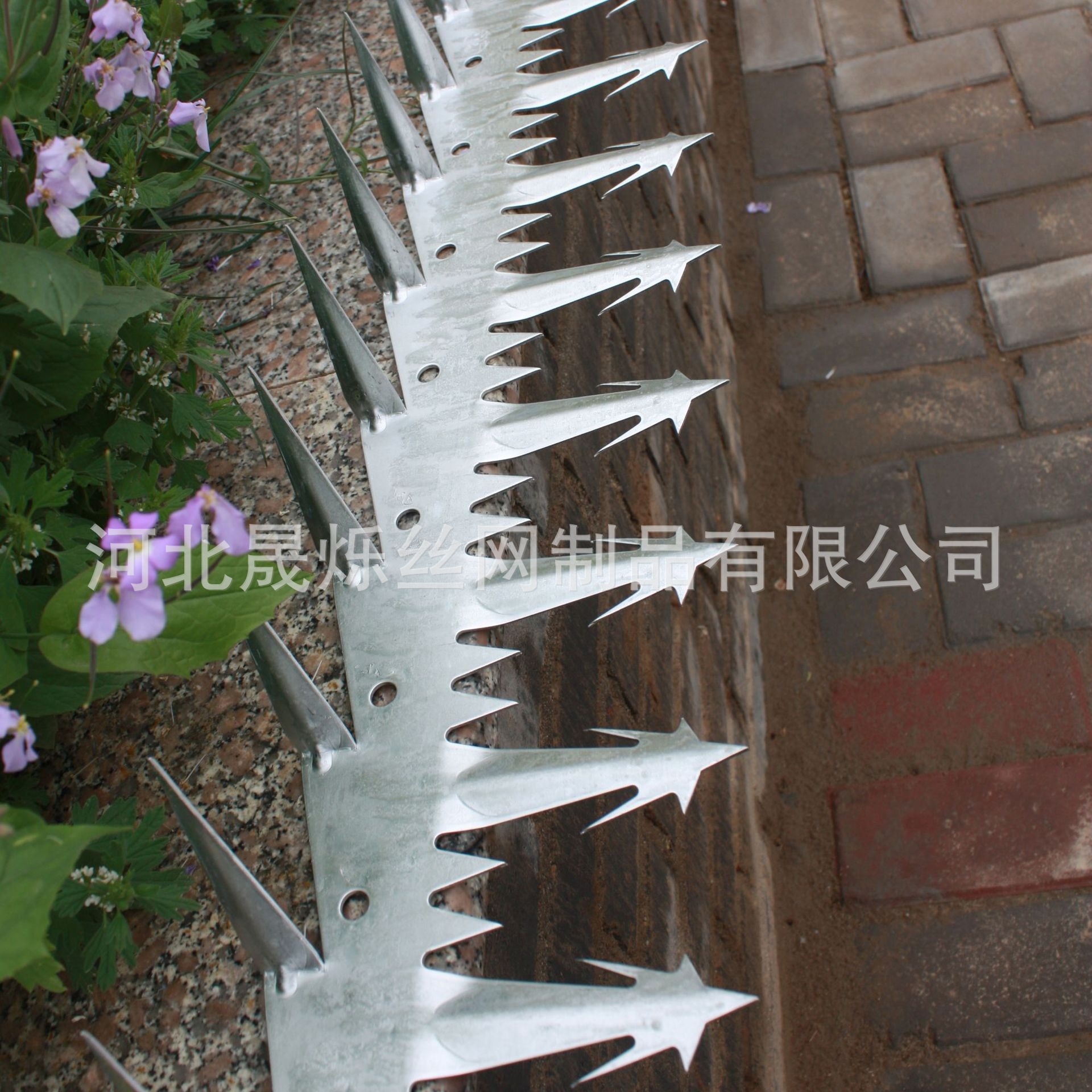 防攀爬倒刺围墙栅栏电塔