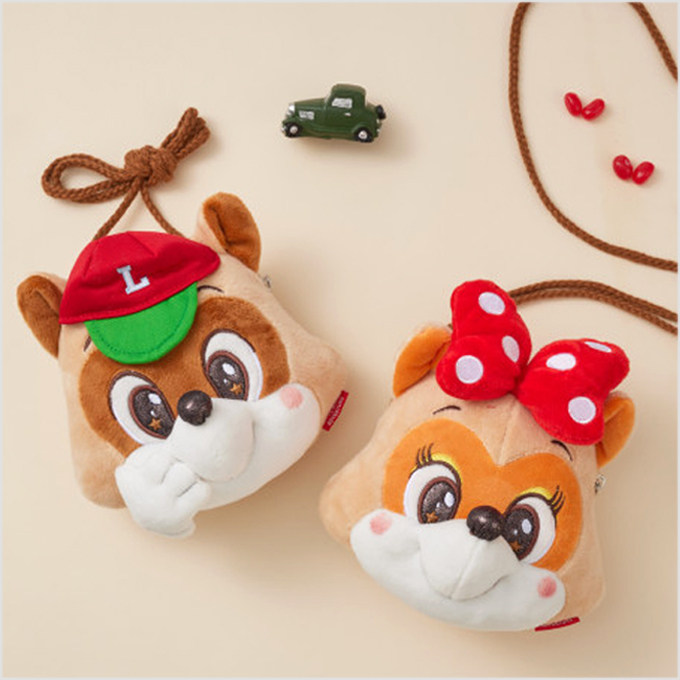 韩国代购乐天世界小浣熊斜挎包毛绒玩偶零钱包收纳包女生儿童礼物