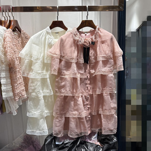 南油2026夏季新品女装法式浪漫荷叶边装饰泡泡袖优雅设计感连衣裙