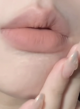 akf唇泥m22裸色系燕麦奶茶杏色浅唇打底粉棕色伪素颜雾面哑光口红