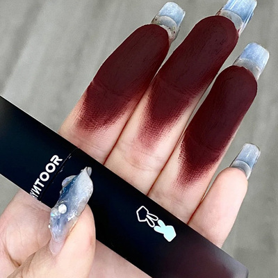 太吸睛啦！暗调黑红色口红~