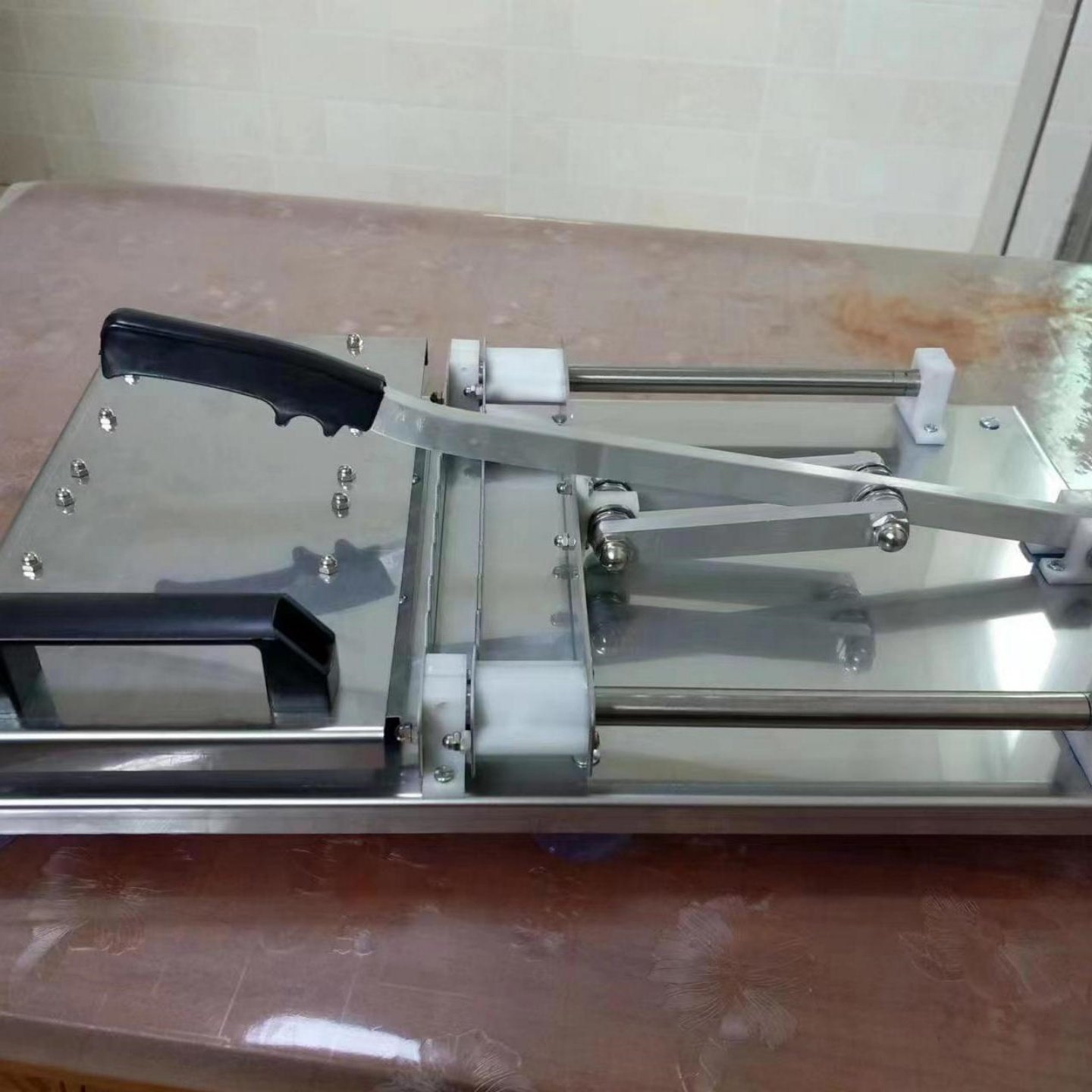 穿肉器穿串机商用串串机器穿串烧烤工具撸串神器穿串器肉串羊肉串,户外/登山/野营/旅行用品,穿串器,淘宝优惠券,粉丝福利购,淘宝优惠卷