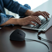 日本SANWA有线无线蓝牙鼠标人体工学静音垂直握式 办公游戏鼠标