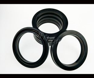 11.2 8丁腈橡胶 活塞和活塞杆密封圈9 21.2