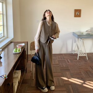 咖色法式气质马甲阔腿裤套装女春秋ootd减龄超火巨好看爆款三件套图片