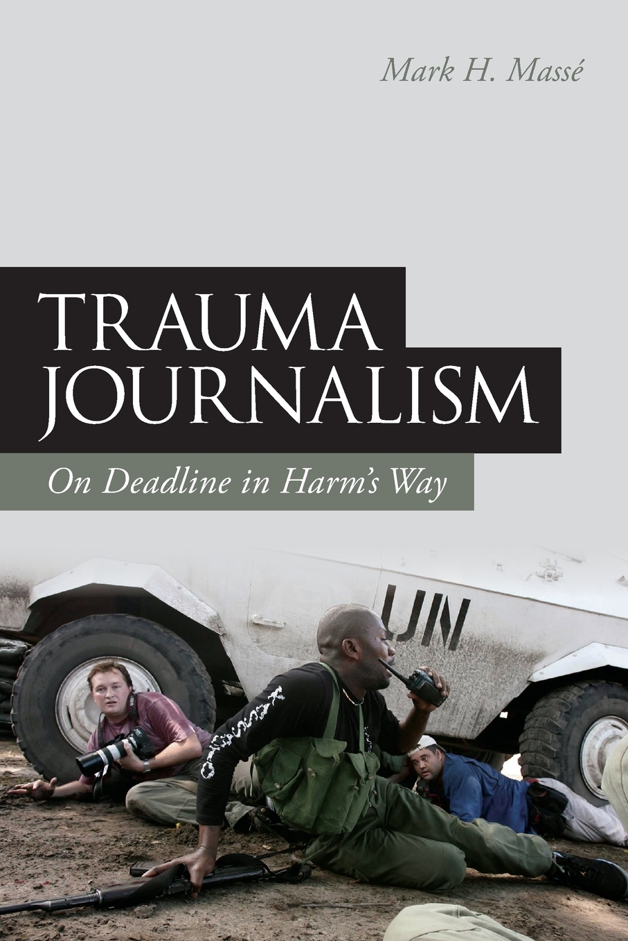 【预售按需印刷】Trauma Journalism-封面