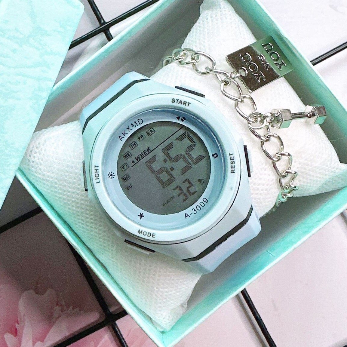 多功能儿童夜光手表男女孩小学生初中生潮流百搭中学生大屏电子表