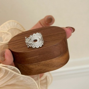 法式复古轻奢孔雀羽毛拉丝戒指女精致宫廷风时尚百搭高级感食指戒