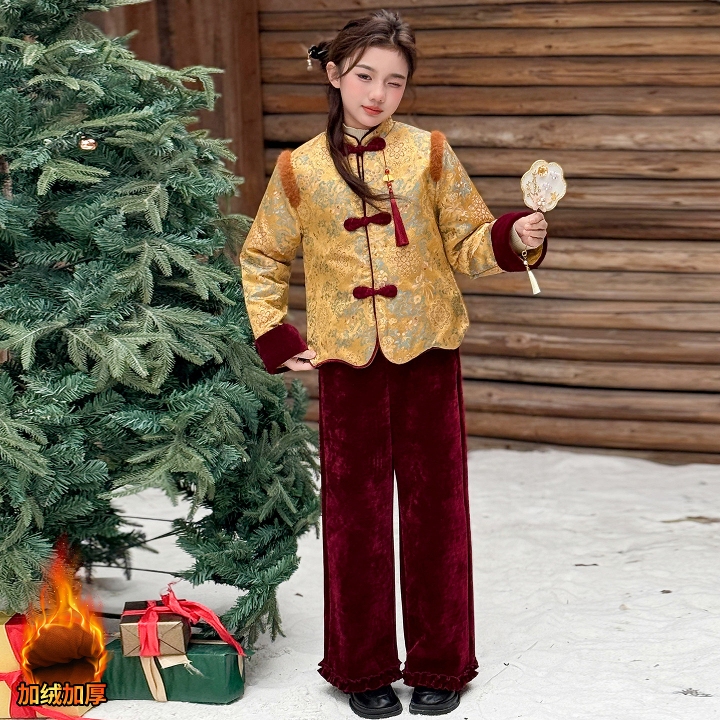 2026冬季新款超潮流古装女童年服黄色盘扣提花上衣木耳边裤脚套装