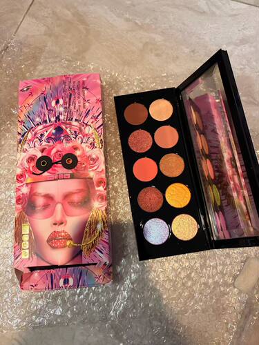 海淘正品现货 Pat Mcgrath十色眼影盘9代乌托邦眼影送刷子