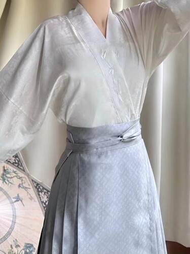 烟萧月原创汉服宋制交领暗纹飞机袖日常汉元素改良纯色春秋新款