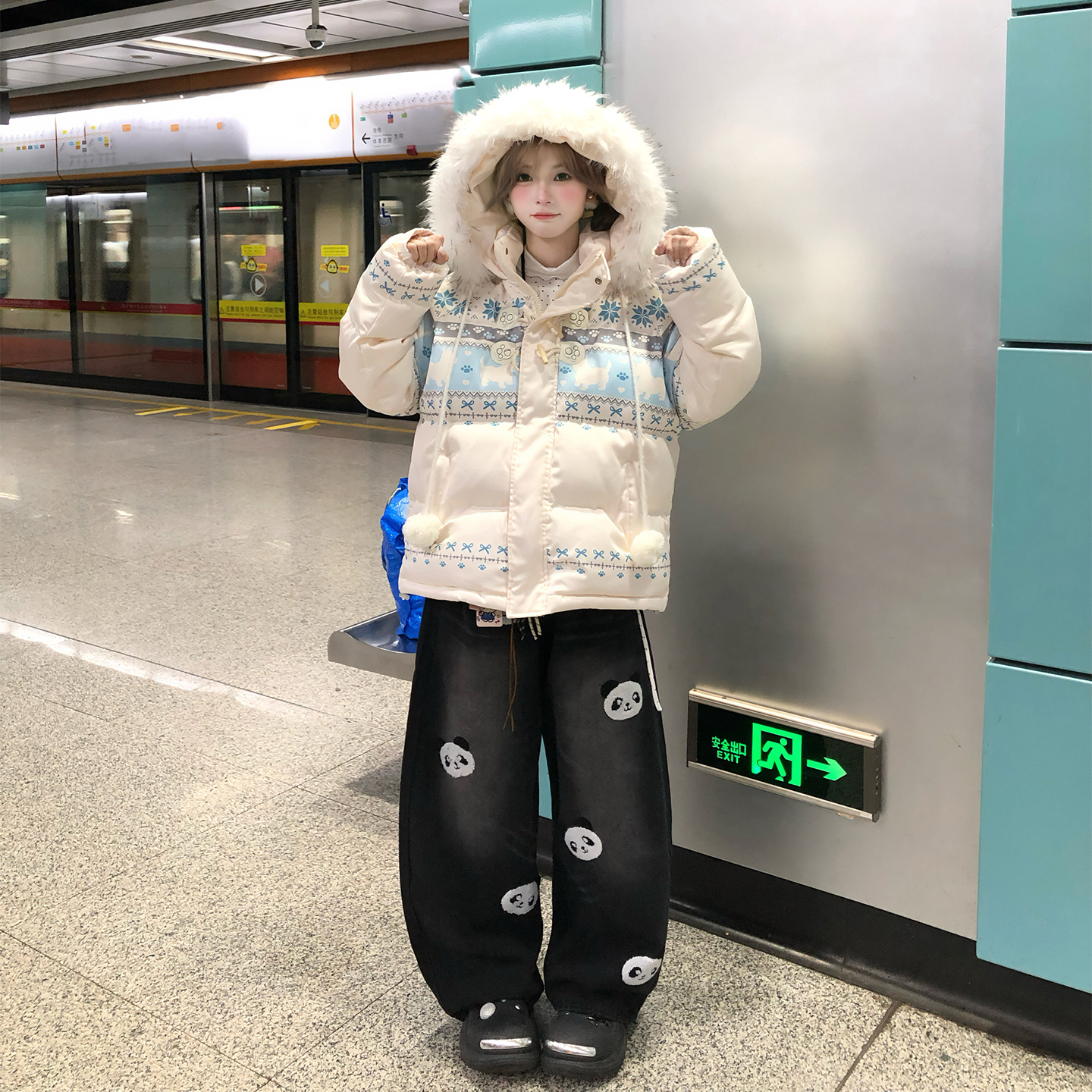 文文不乖原创美式复古熊猫植绒刺绣挂件牛仔裤女秋冬加绒阔腿长裤