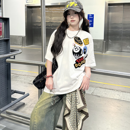 文文不乖 美式街头徽章植绒刺绣T恤男女宽松高街情侣重磅夏季短袖