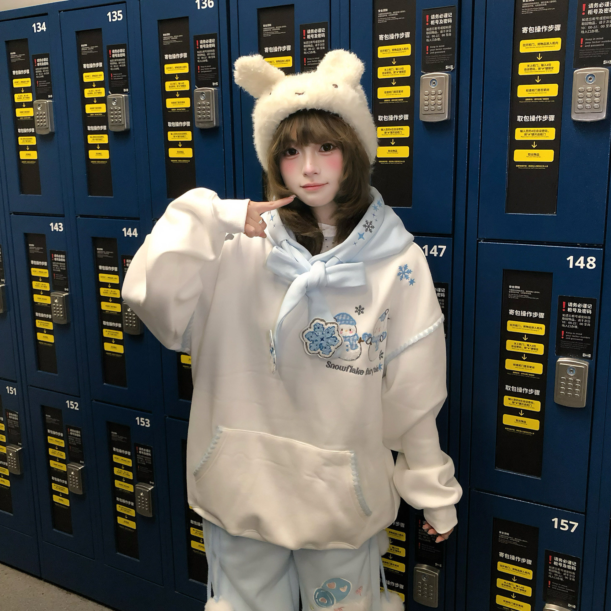 文文不乖原创雪人蝴蝶结帽绳卫衣刺绣连帽女情侣宽松雪花外套,女装/女士精品,卫衣/绒衫,淘宝优惠券,粉丝福利购,淘宝优惠卷