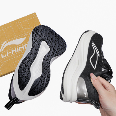 李宁赤兔8反光轻量竞速训练跑鞋男款2025冬季新款加厚运动跑步鞋