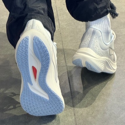 李宁赤兔7跑鞋女款2024冬季新款轻便减震回弹竞速训练跑鞋ARPU008