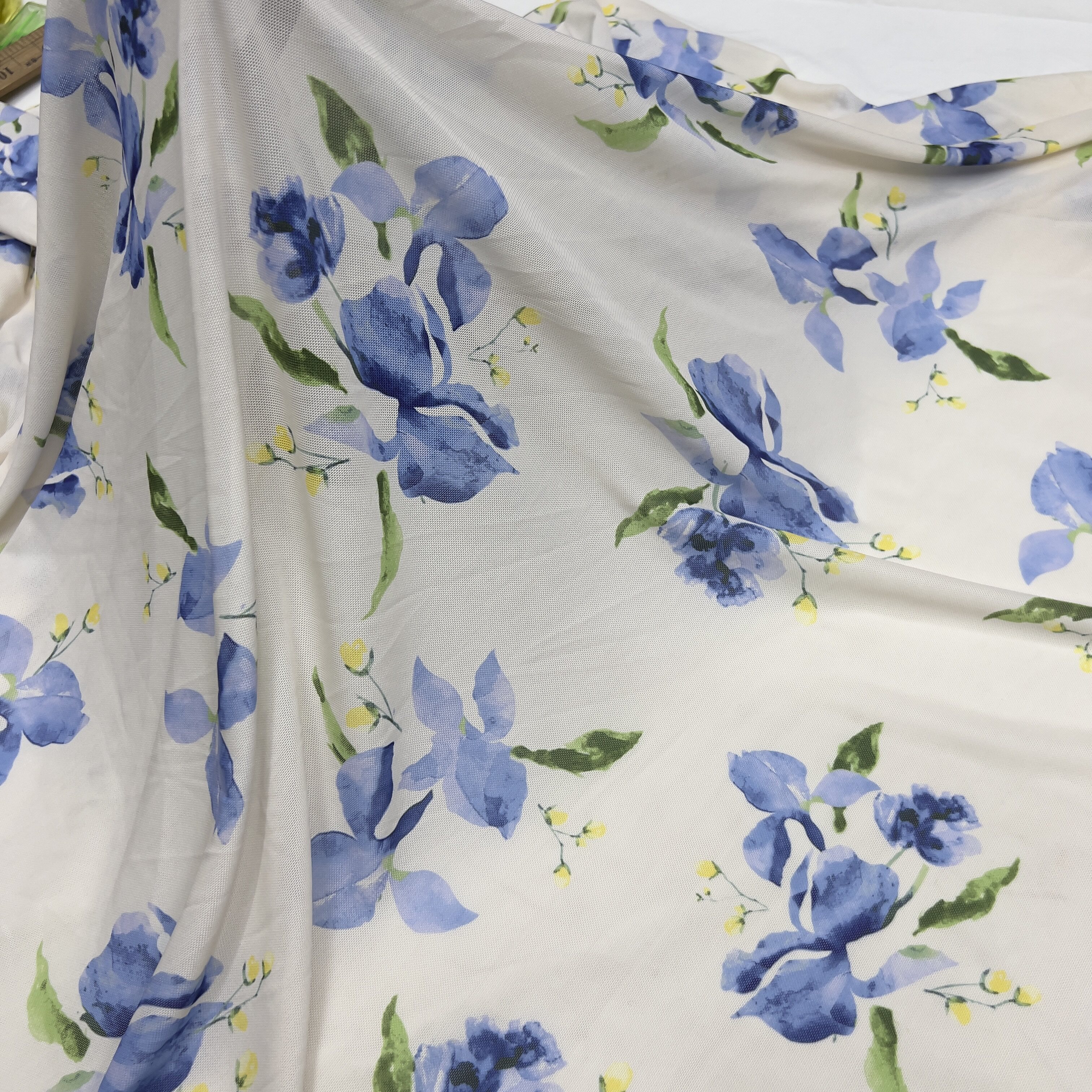 网纱印花布料 白色弹力兰花柔软打底紧身T恤连衣裙服装手工面料