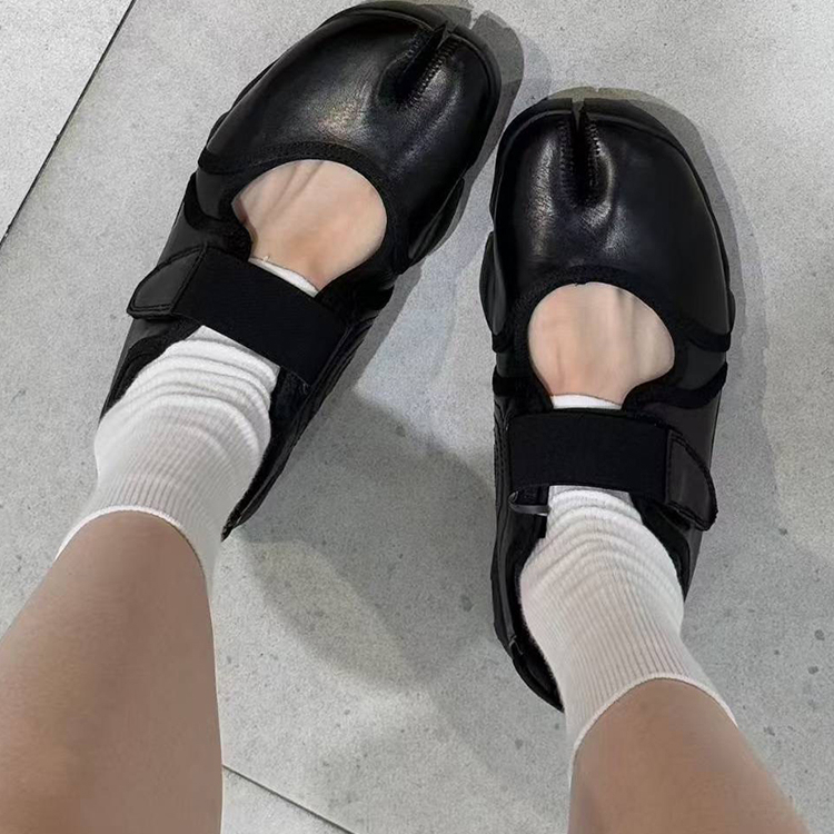 诗歌兰真皮平底分趾玛丽珍单鞋