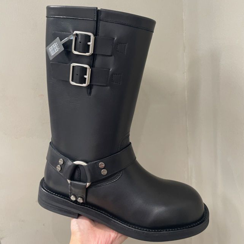 诗歌兰真皮平底皮带扣中筒骑士靴