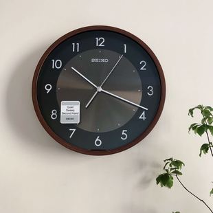 精工SEIKO日式 正品 仿木纹超静音挂钟12英寸铝制钟面客厅卧室615