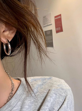 银色素圈耳环2023新款爆款法式轻奢简约百搭小众设计高级耳钉耳饰