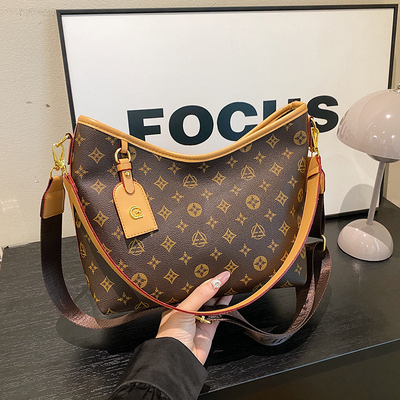 通勤女包2025新款潮秋冬高级感百搭托特包时尚印花单肩斜挎手提包