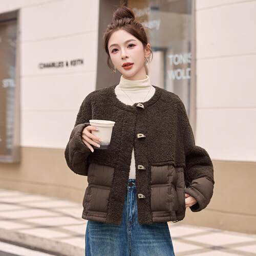 仿羊羔毛拼接羽绒女冬季年新ZYI255A款宽服松休鸭闲轻保薄暖白绒