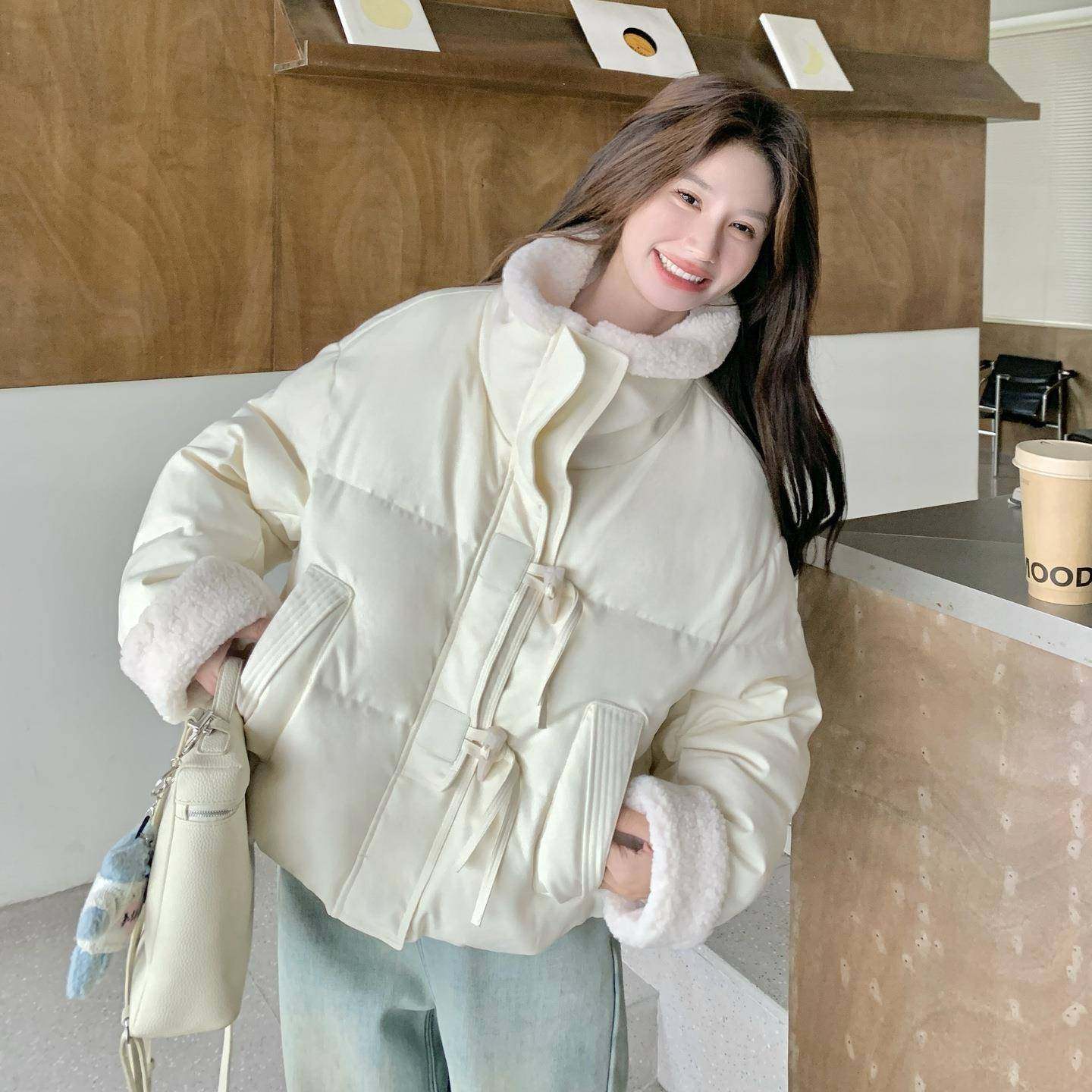 米白色时毛绒拼接羽绒服冬季新女款柔风尚甜美绒轻暖B271-926外温