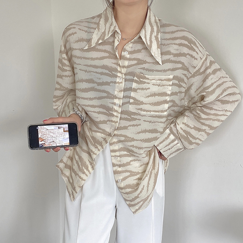 Real shooting real price Lapel zebra shirt + versatile straight pants leg split casual pants