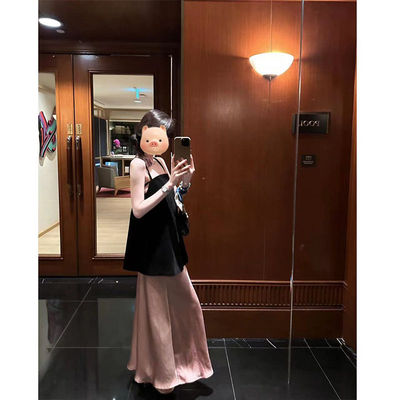 夏日搭配一整套装黑色吊带上衣定染粉色缎面裙子半身裙两件套女装