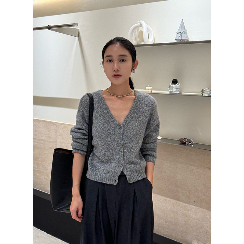 clean v领百搭针织开衫2024十三行秋季新款亲肤宽松上衣女 52368