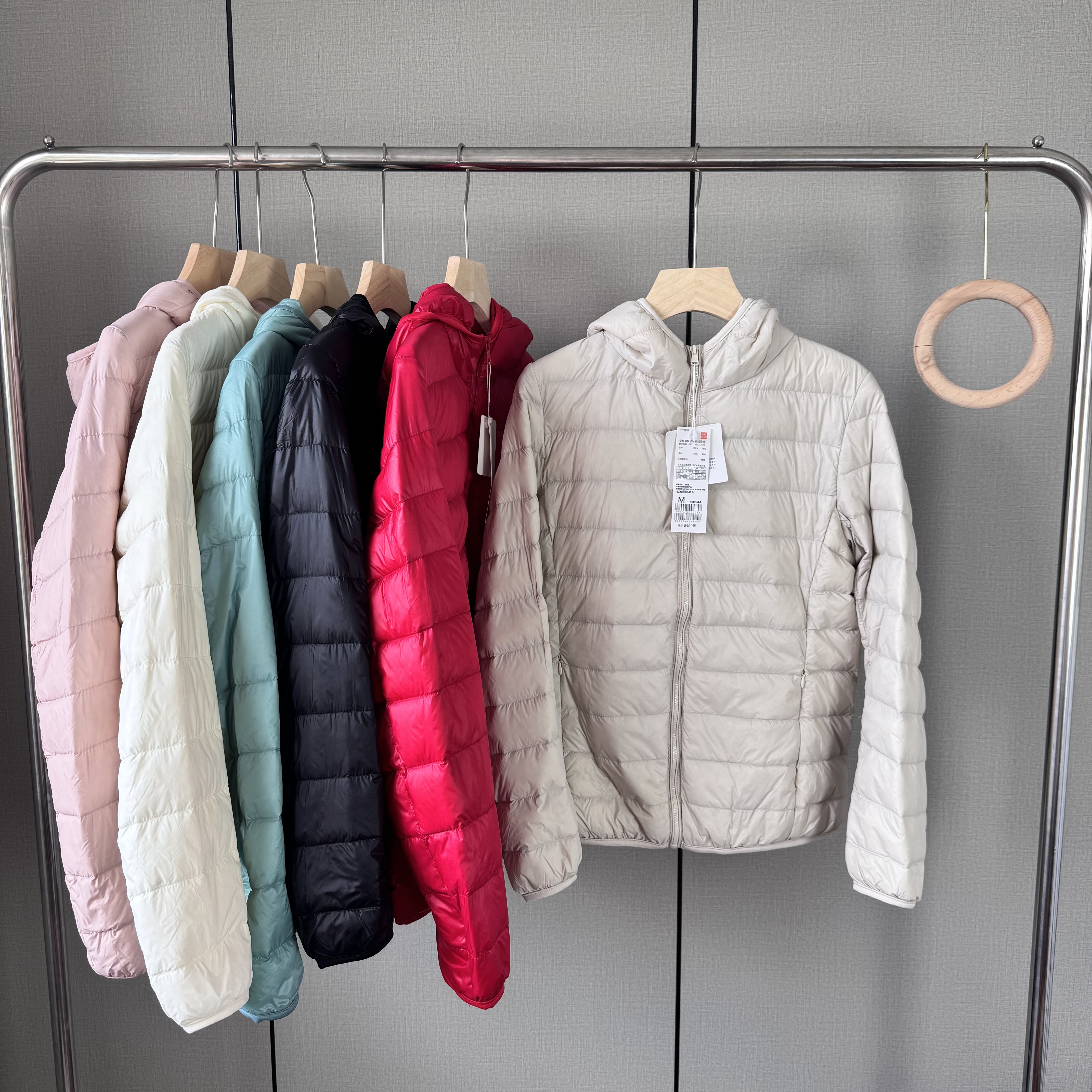 日单福利~25轻薄连帽羽绒服女短款冬季时尚爆款白鸭绒内胆外套女