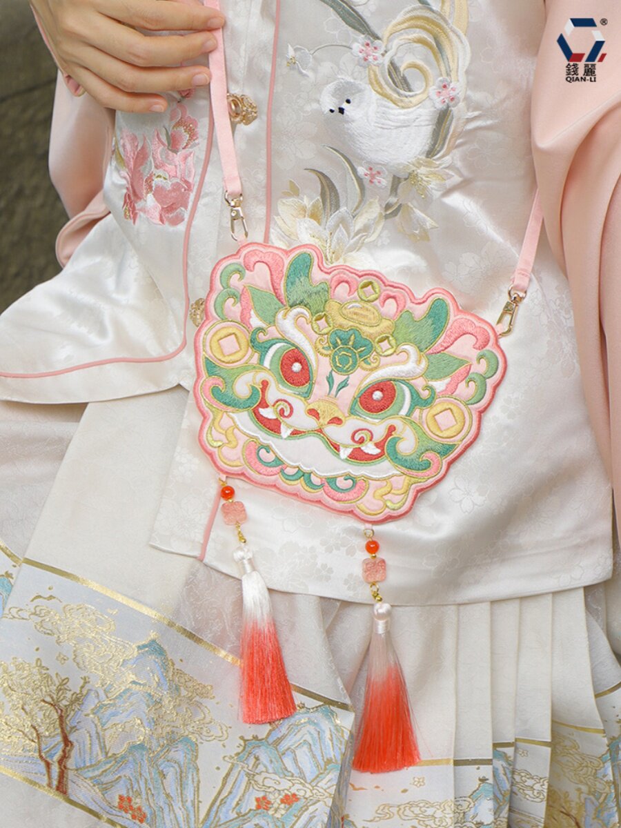 용의 해 HANFU 가방 고대 스타일 복고풍 수 놓은 용 액세서리 가방 국가 스타일 휴대 전화 가방 수 놓은 가방 동전 지갑 크리 에이 티브