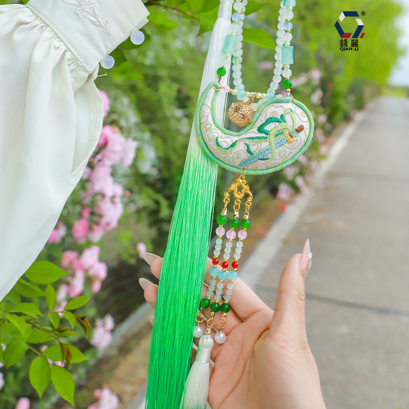 수 놓은 목걸이 매달려 목 향 주머니 새로운 중국 스타일 향 주머니 공 HANFU 장식 자동차 펜던트 CHEONGSAM OSMANTHUS 향기로운 알약
