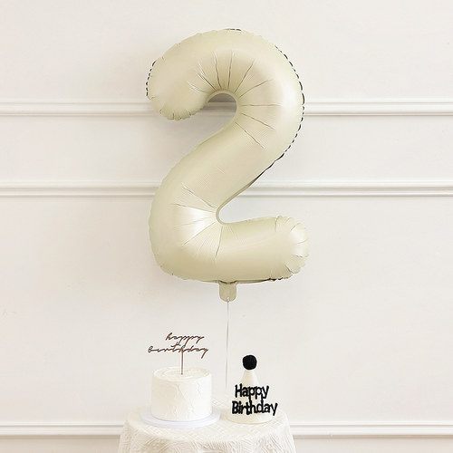32寸奶油色生日数字气球