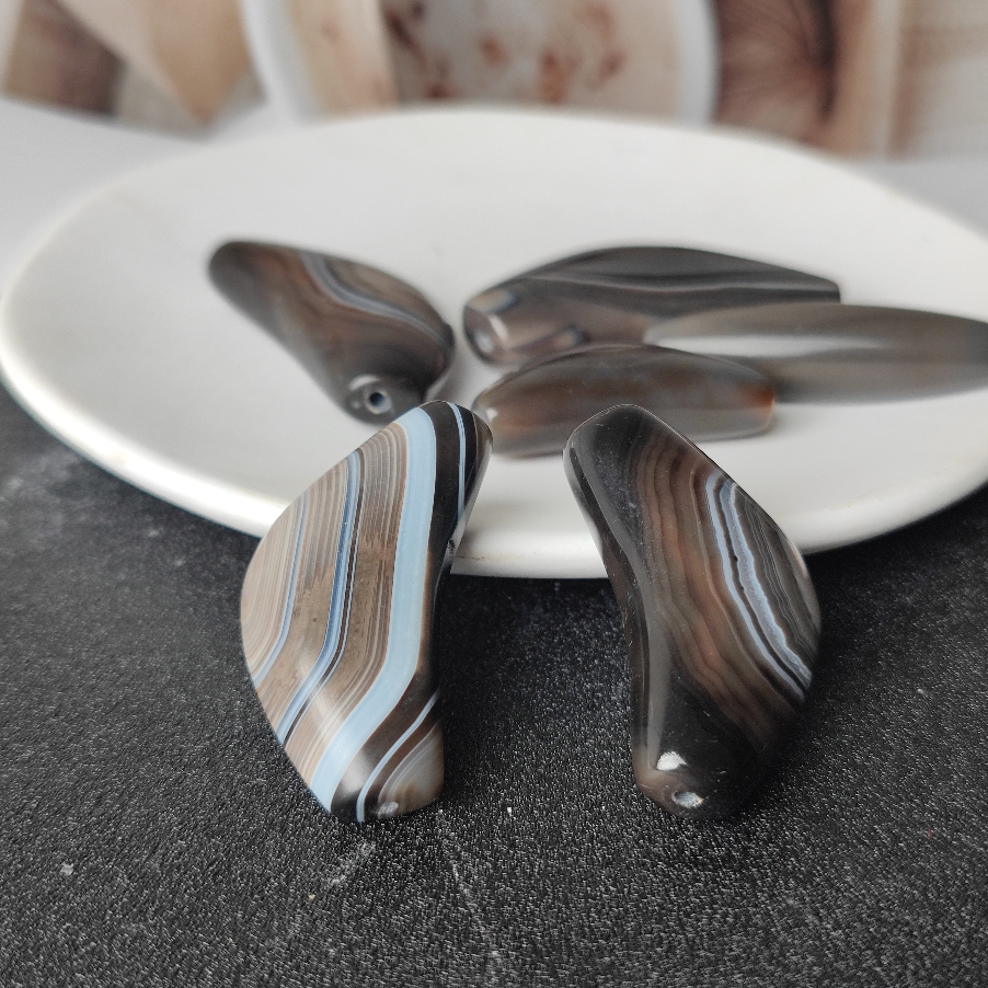一物一图天然缠丝玛瑙黑色牛角珠可做锁骨珠手串手持手工diy饰品