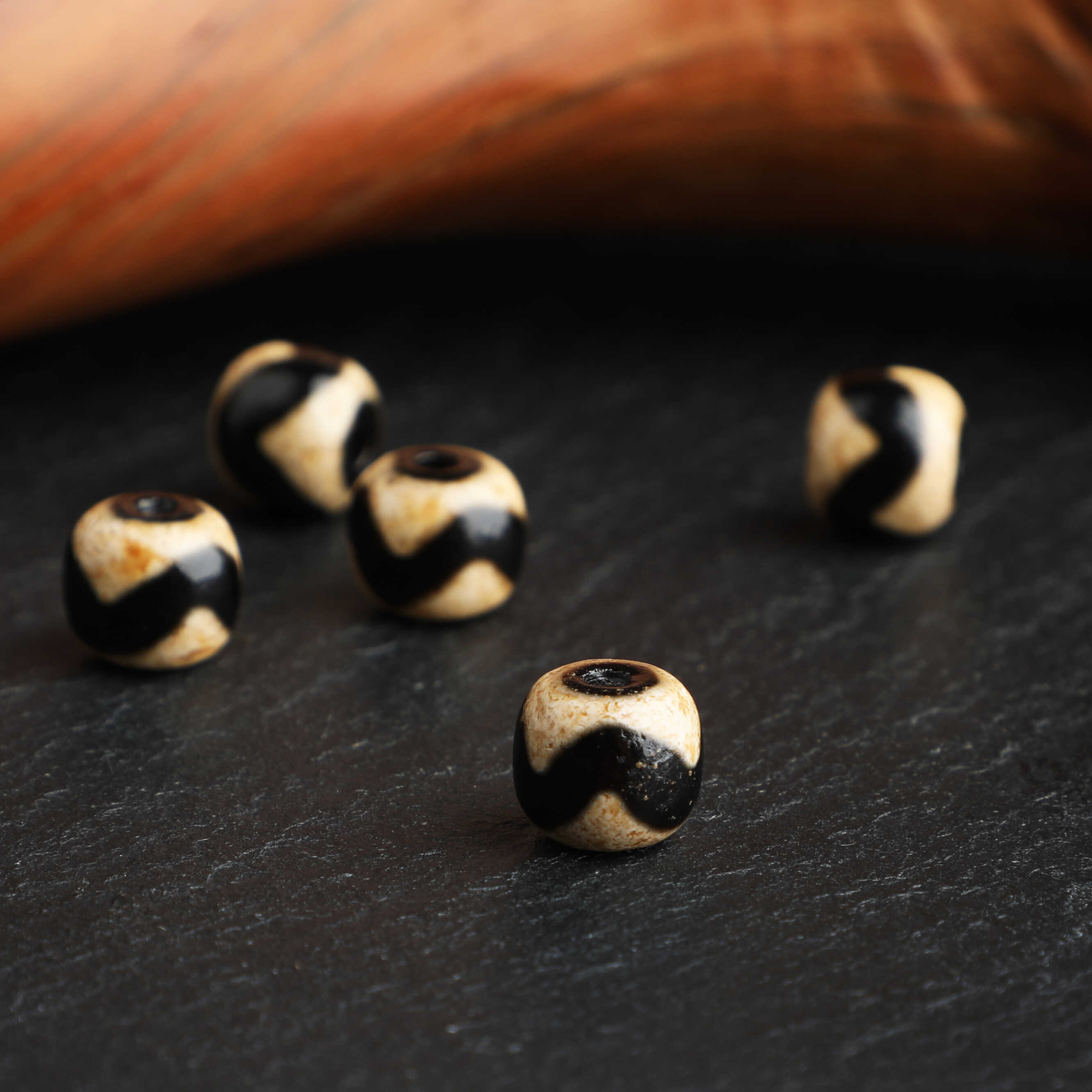 西藏高油润坛城虎牙天珠玛瑙配珠老型桶珠腰珠配饰散珠diy