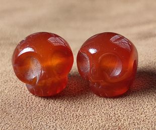 天然玛瑙雕刻骷髅头尸陀林主阿呆横孔散珠配饰隔珠DIY串珠配件