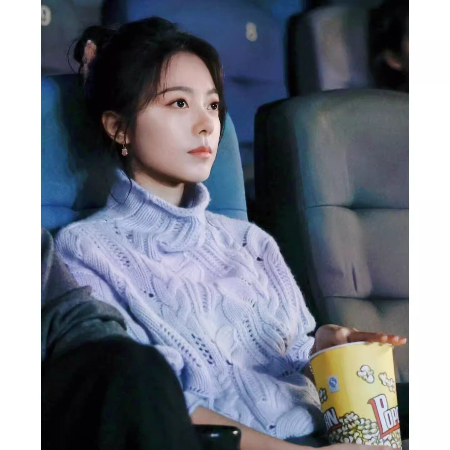 日本offcat慵懒风高领毛衣女套头镂空勾花蓝色针织衫高级感通勤