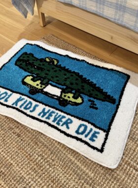 Cool Kids Never Die 潮流鳄鱼簇绒地垫 韩系家居入户防滑脚垫