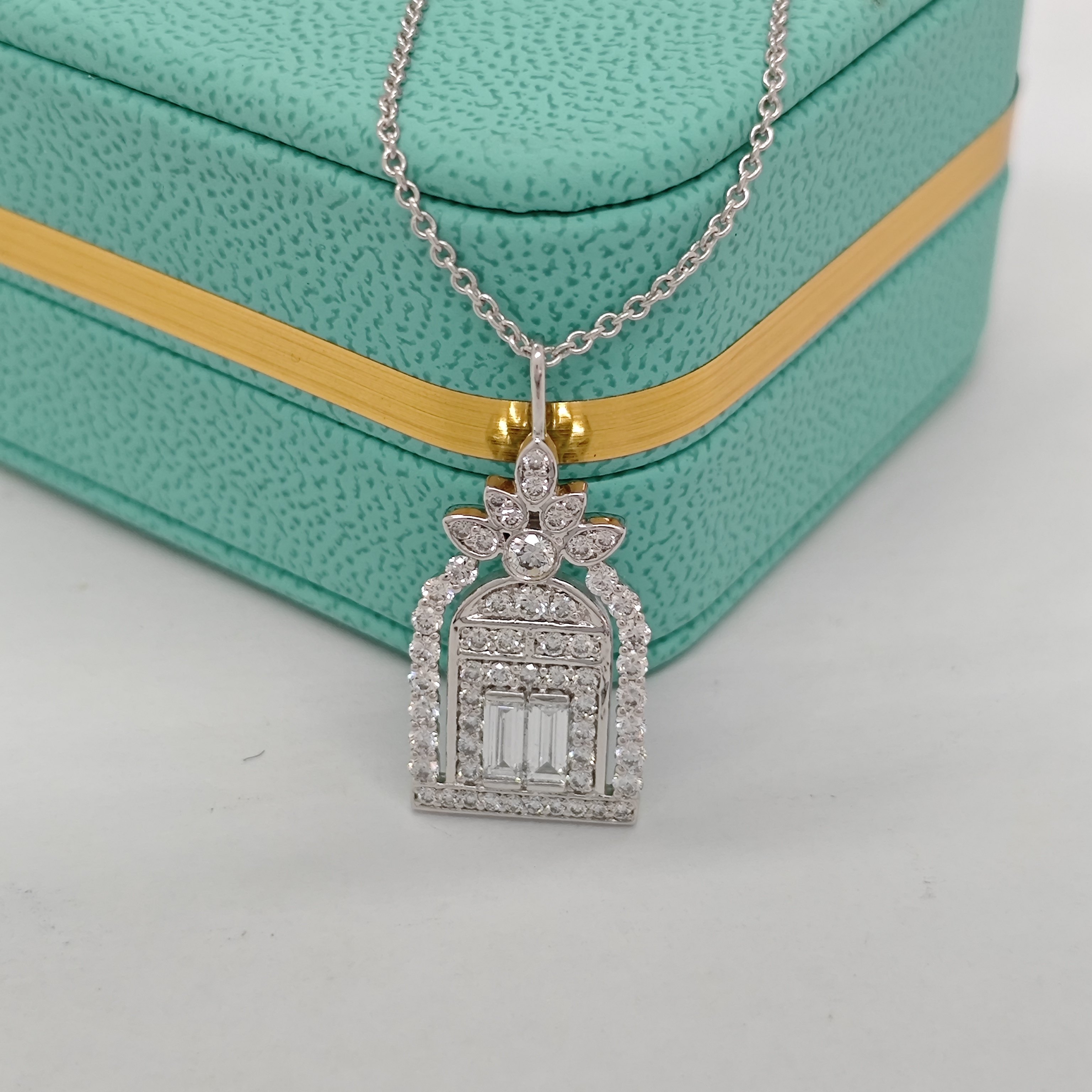 铂金PT950培育钻石幸福之门项链