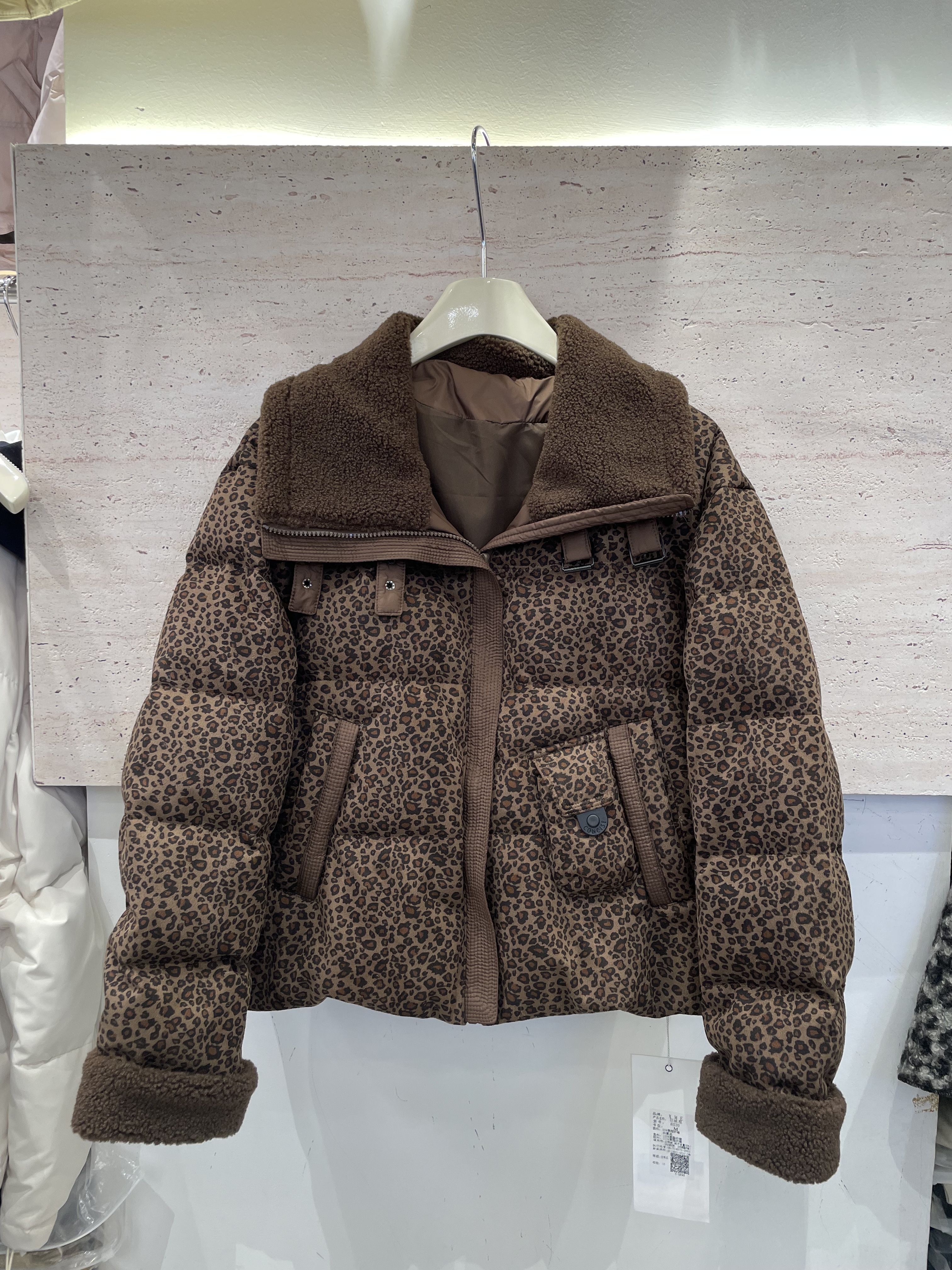 香魅儿8539冬季韩版豹纹羊羔毛翻领宽松休闲百搭女羽绒服外套潮