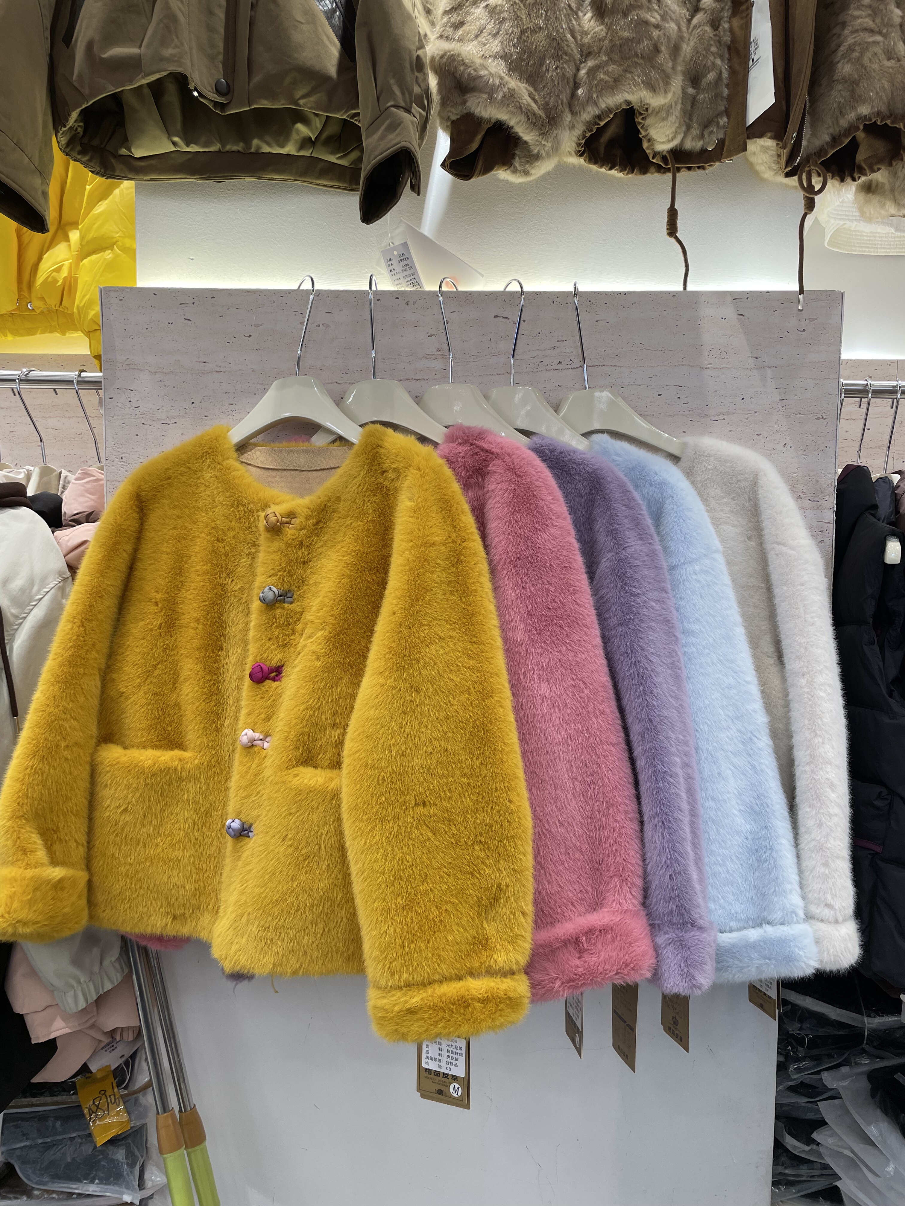 米兰貂8806冬短款皮毛一体外套女小个子宽松加厚毛毛仿水貂毛上衣