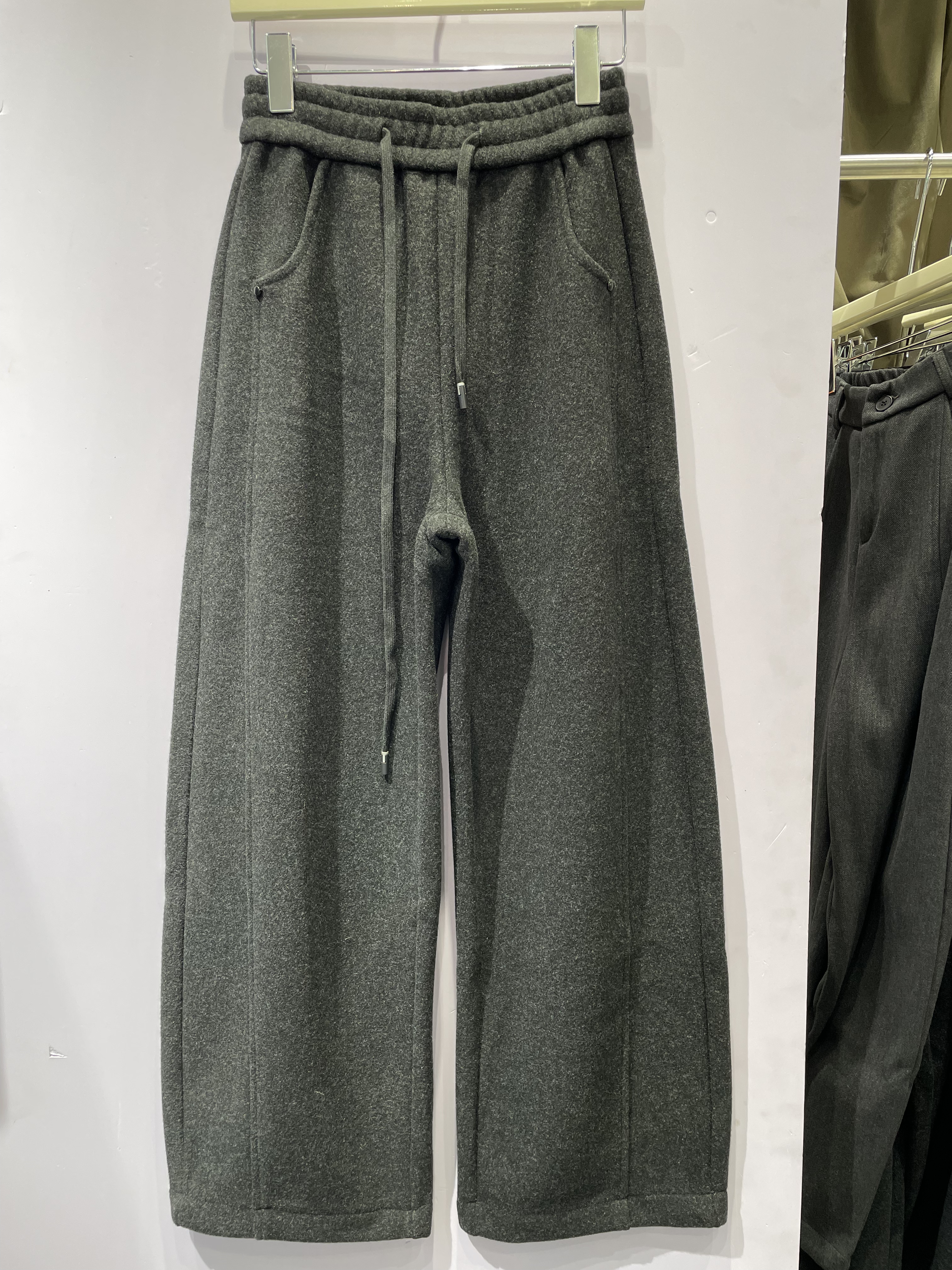 欧妮时格2686冬季新品加厚加绒抽绳松紧腰小个子百搭洋气弯刀裤女