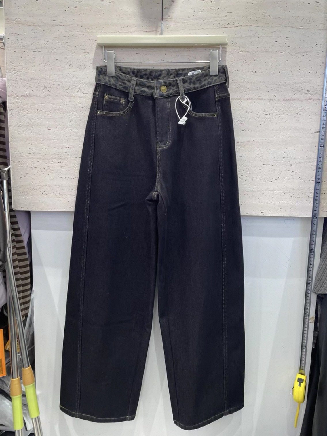 梦佳瑶2091冬季加绒加厚时尚气质百搭显瘦高腰直筒阔腿裤女牛仔裤