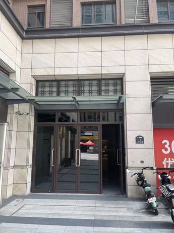 【紫岸花城】东莞市洪梅镇洪梅海棠路3号紫岸花城四区海棠大厦办公839的房地产