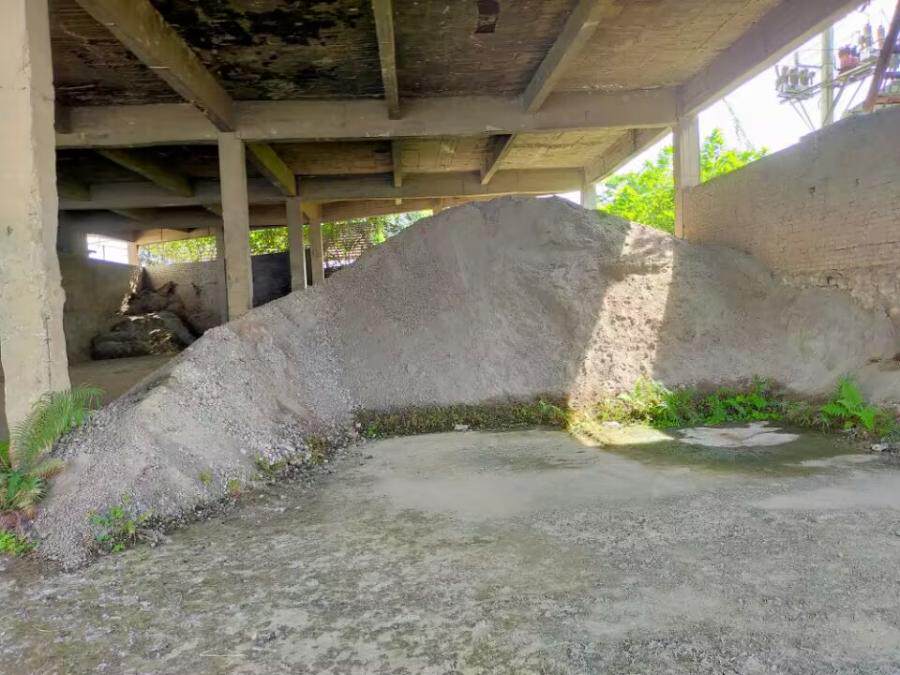 4月12日玉林市建材公司厂区的生产原材料（水渣石、三角沙、钢渣）网络拍卖公告
