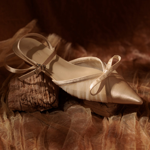 椿国风网纱蝴蝶结尖头坡跟旗袍鞋