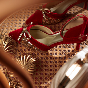 中式 亮片红丝绒一字带细跟高跟鞋 鎏金丝语 禾秀服旗袍婚鞋 椿