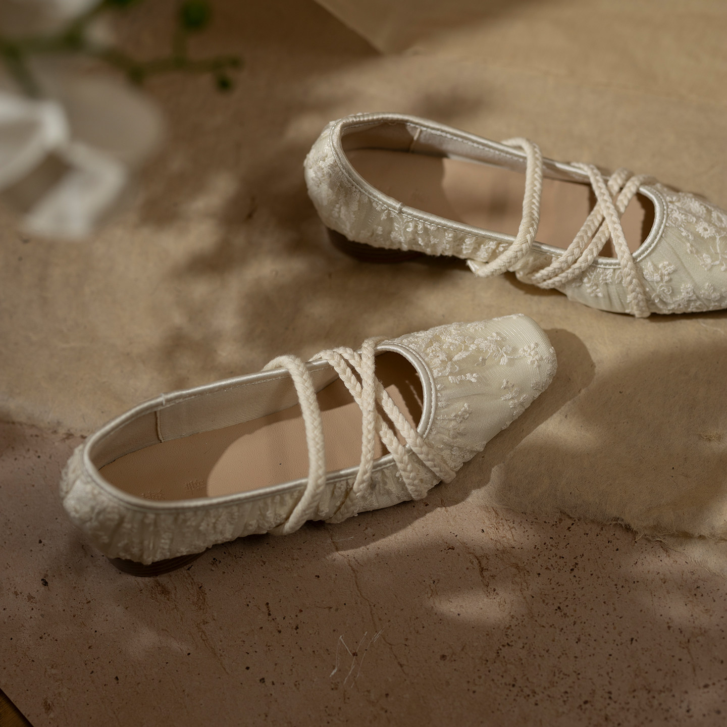 【椿】云履听花/原创花叶刺绣网纱褶皱方头粗跟新中式国风单鞋仙